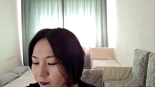 Lyndasilk online show from 06-28-26, 10:21