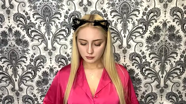 Oiangavryeras online show from 10-18-25, 04:19