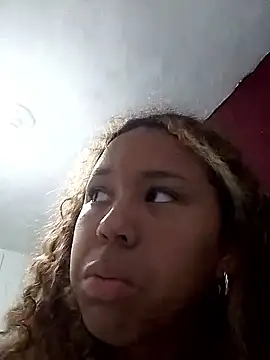 Camilanifeta online show from 12-19-25, 10:50