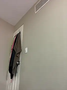 AlyssaRay online show from 04-23-26, 05:59