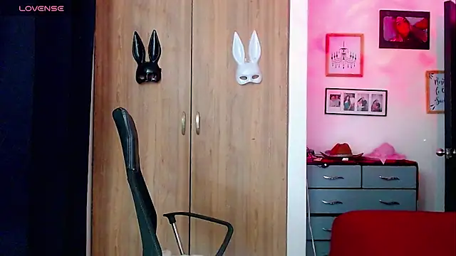 Sofiabigcock22 online show from 12-18-25, 04:51