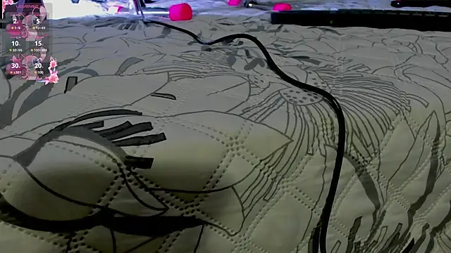 Sharlott smith online show from 11-22-25, 09:03