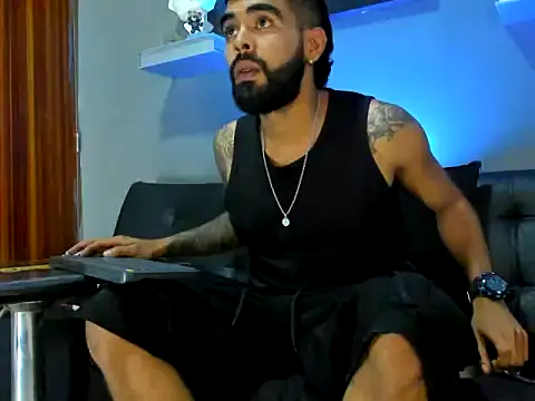 black kameron  online show from 11-06-25, 11:48