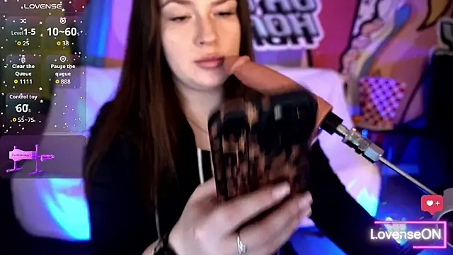 AliceOfWondersS online show from 02-02-26, 08:24