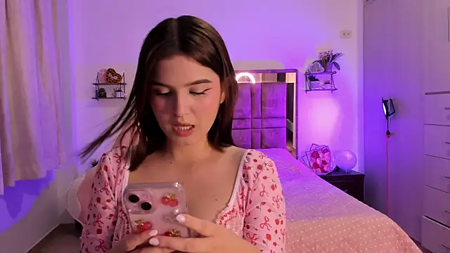 Snapshot of MIACUTEE_ chatting on 01-08-26, 10:45 MIACUTEE online show from 01-08-26, 10:45