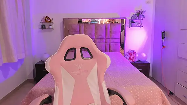 Snapshot of MIACUTEE_ chatting on 02-23-26, 11:24 MIACUTEE online show from 02-23-26, 11:24