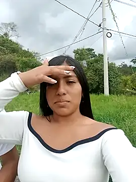 Snapshot of Esmeralda_baby chatting on 10-13-25, 07:25 Esmeralda baby online show from 10-13-25, 07:25