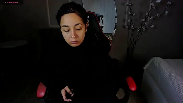 Aisha Goldstein online show from 11-16-25, 05:46