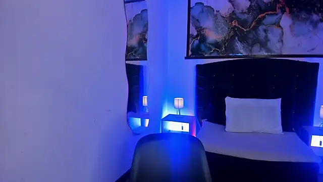 Snapshot of Ximen_moo chatting on 11-19-25, 05:29 Ximen moo online show from 11-19-25, 05:29