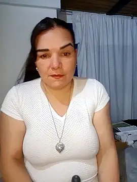 Snapshot of MilfBlonde_ chatting on 10-14-25, 10:54 MilfBlonde  online show from 10-14-25, 10:54