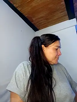 Snapshot of MilfBlonde_ chatting on 10-18-25, 11:11 MilfBlonde  online show from 10-18-25, 11:11