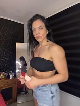 Snapshot of Kattefit chatting on 12-18-25, 02:50 Kattefit online show from 12-18-25, 02:50