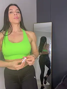 Snapshot of Kattefit chatting on 05-04-26, 04:47 Kattefit online show from 05-04-26, 04:47