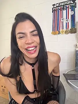 Snapshot of Kattefit chatting on 05-21-26, 03:19 Kattefit online show from 05-21-26, 03:19
