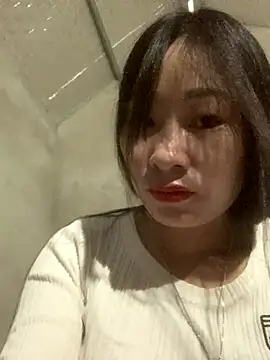 Snapshot of Linh_sexyy chatting on 10-21-25, 01:28 Linh sexyy online show from 10-21-25, 01:28