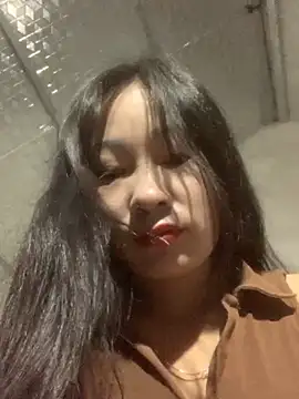 Snapshot of Linh_sexyy chatting on 10-23-25, 07:34 Linh sexyy online show from 10-23-25, 07:34