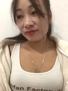 Snapshot of Linh_sexyy chatting on 11-16-25, 09:20 Linh sexyy online show from 11-16-25, 09:20