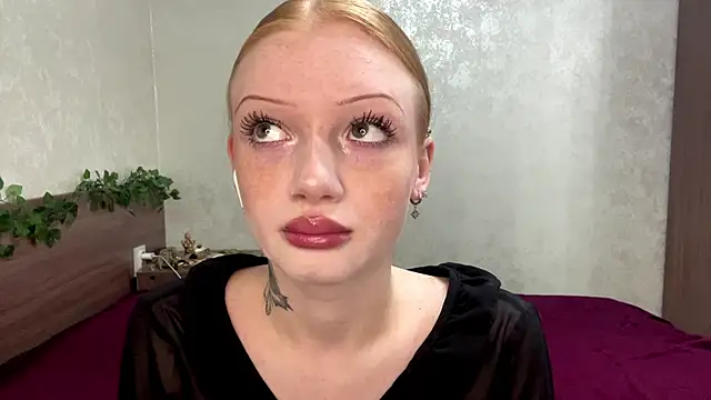 Iamlylu online show from 11-21-25, 05:17