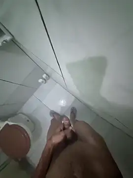 Snapshot of magrelo10 chatting on 10-16-25, 08:15 magrelo10 online show from 10-16-25, 08:15