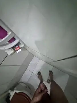 Snapshot of magrelo10 chatting on 11-24-25, 11:10 magrelo10 online show from 11-24-25, 11:10