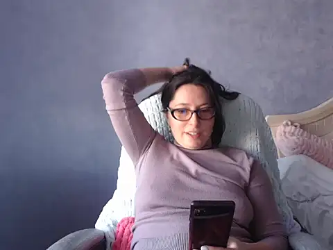 LuckyLisa23 online show from 04-25-26, 02:14