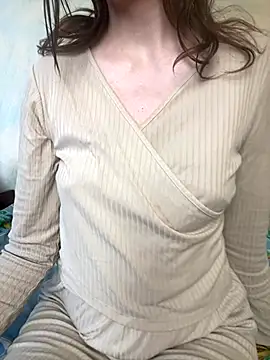 Snapshot of KittieCreme chatting on 11-02-25, 09:22 KittieCreme online show from 11-02-25, 09:22