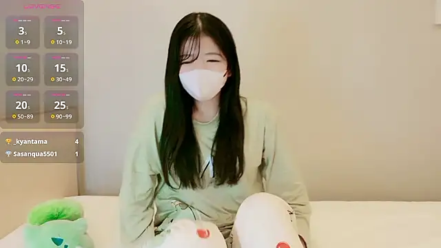 Snapshot of Rin_chan_77 chatting on 10-31-25, 04:19 Rin chan 77 online show from 10-31-25, 04:19