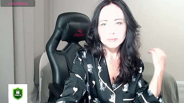 Snapshot of beautiful_moon3 chatting on 01-17-26, 03:39 beautiful moon3 online show from 01-17-26, 03:39