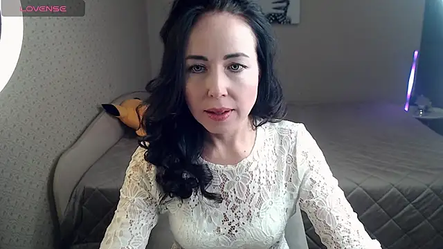 beautiful moon3 online show from 04-25-26, 01:52