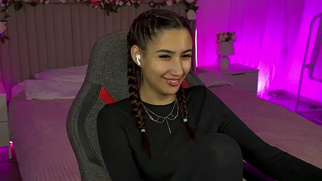 RebeckaThornton online show from 11-19-25, 06:08