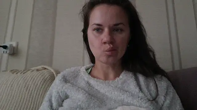 GiaaCaranggi online show from 10-18-25, 10:38