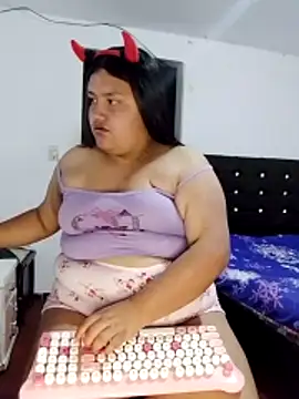 Snapshot of natt-bigass chatting on 11-21-25, 03:05 natt-bigass online show from 11-21-25, 03:05