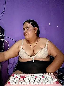 Snapshot of natt-bigass chatting on 05-02-26, 01:10 natt-bigass online show from 05-02-26, 01:10