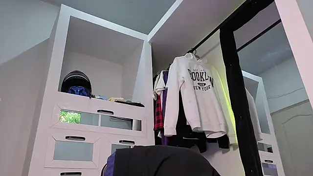 Sky Wild online show from 07-14-26, 09:09