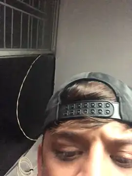 Cute curious online show from 10-26-25, 04:40