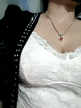 LalayCii online show from 10-22-25, 05:13