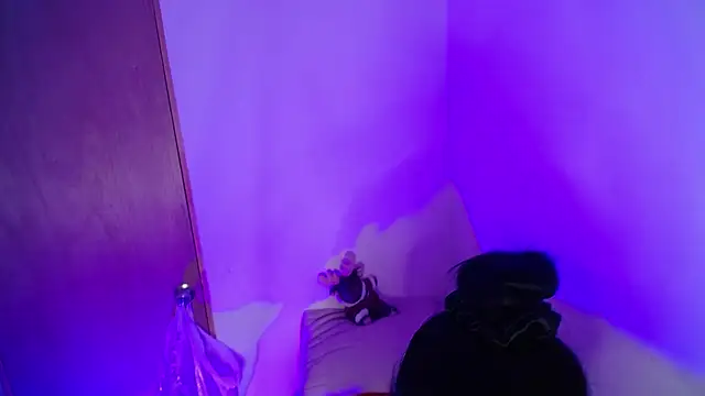 Miranda kim  online show from 11-08-25, 11:47