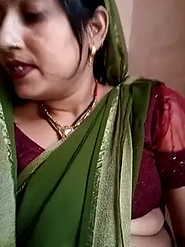 Snapshot of Rayal_bhabi chatting on 01-12-26, 10:42 Rayal bhabi online show from 01-12-26, 10:42