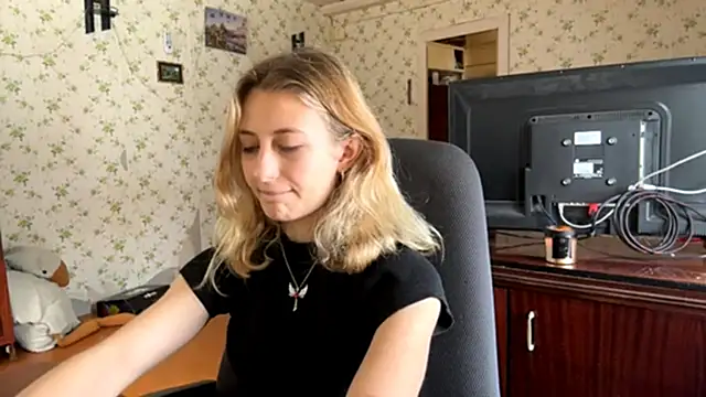 AmeliLia online show from 03-04-26, 10:21