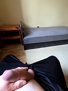 Snapshot of debrbi37 chatting on 02-14-26, 09:06 debrbi37 online show from 02-14-26, 09:06