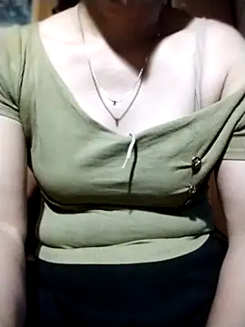 YiyinLy online show from 10-30-25, 08:42