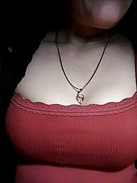 YiyinLy online show from 12-20-25, 08:49