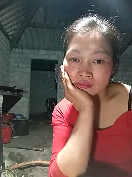 Snapshot of siusiu-00 chatting on 10-22-25, 01:33 siusiu-00 online show from 10-22-25, 01:33