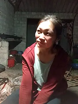 Snapshot of siusiu-00 chatting on 10-24-25, 12:34 siusiu-00 online show from 10-24-25, 12:34