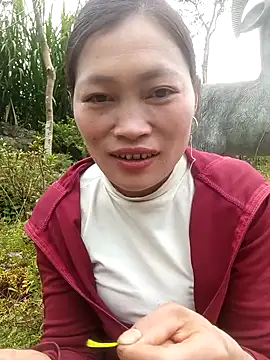 Snapshot of siusiu-00 chatting on 10-26-25, 04:40 siusiu-00 online show from 10-26-25, 04:40