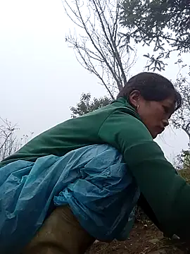 Snapshot of siusiu-00 chatting on 11-02-25, 02:03 siusiu-00 online show from 11-02-25, 02:03