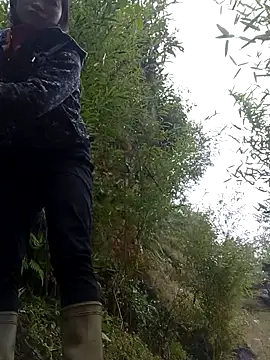 Snapshot of siusiu-00 chatting on 11-03-25, 02:13 siusiu-00 online show from 11-03-25, 02:13