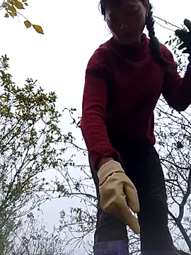 Snapshot of siusiu-00 chatting on 11-12-25, 09:10 siusiu-00 online show from 11-12-25, 09:10