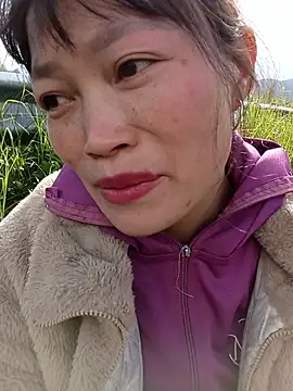 Snapshot of siusiu-00 chatting on 11-15-25, 02:31 siusiu-00 online show from 11-15-25, 02:31