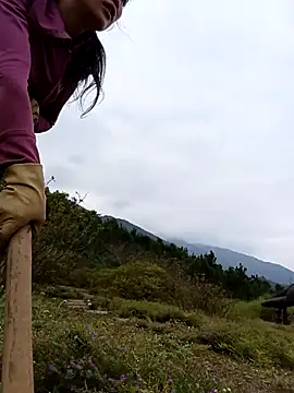 Snapshot of siusiu-00 chatting on 11-16-25, 07:47 siusiu-00 online show from 11-16-25, 07:47